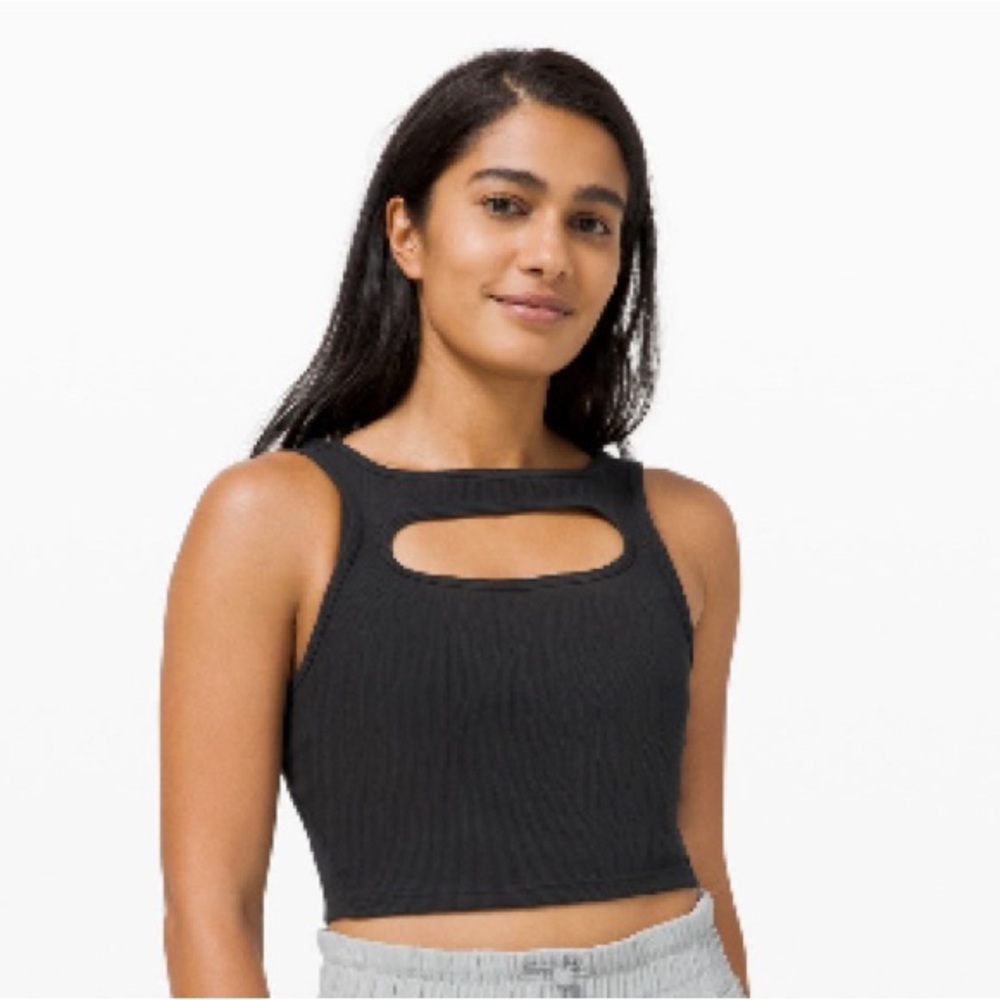 NWOT Lululemon size 8 cut-out crop tank top
